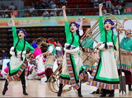 泰山18分钟丢3球克雷桑染红 半场0-3落后申花